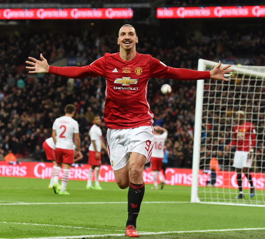 맨유의 즐라탄 이브라히모치가 골을 넣고 기뻐하고 있다. [EPA=연합뉴스]